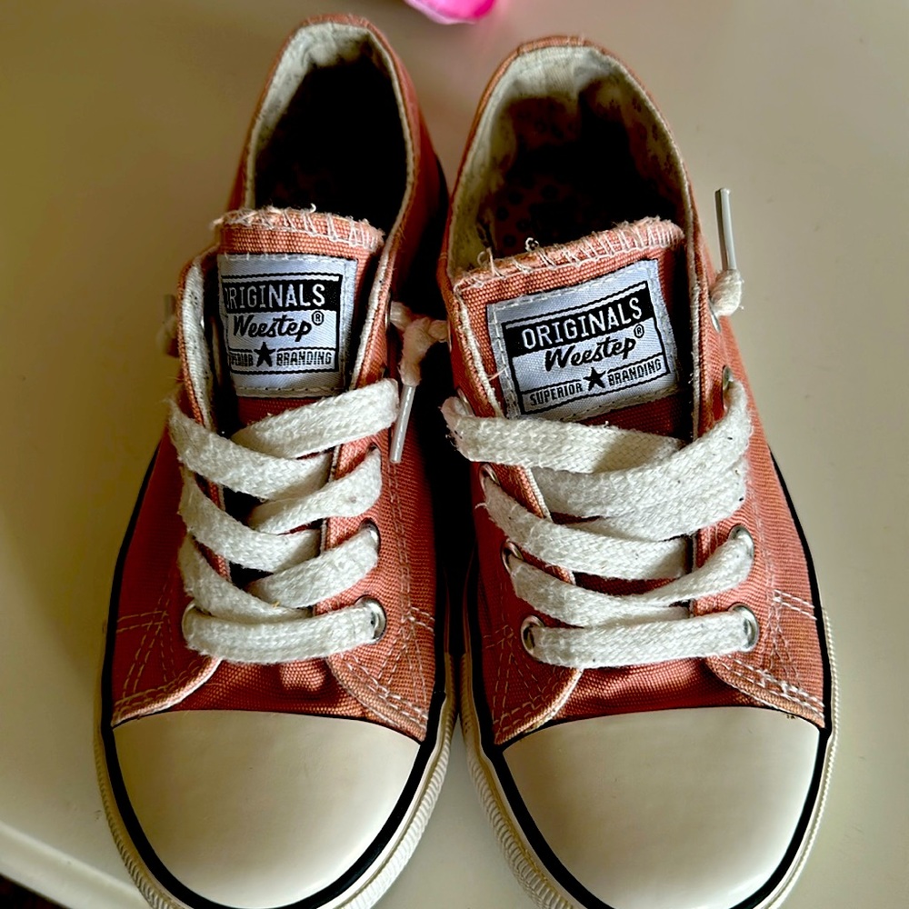 Girls shoes